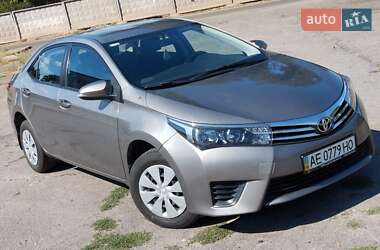 Седан Toyota Corolla 2014 в Кривом Роге