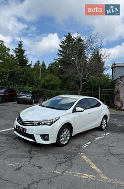 Седан Toyota Corolla 2013 в Луцке