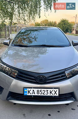 Седан Toyota Corolla 2013 в Харькове