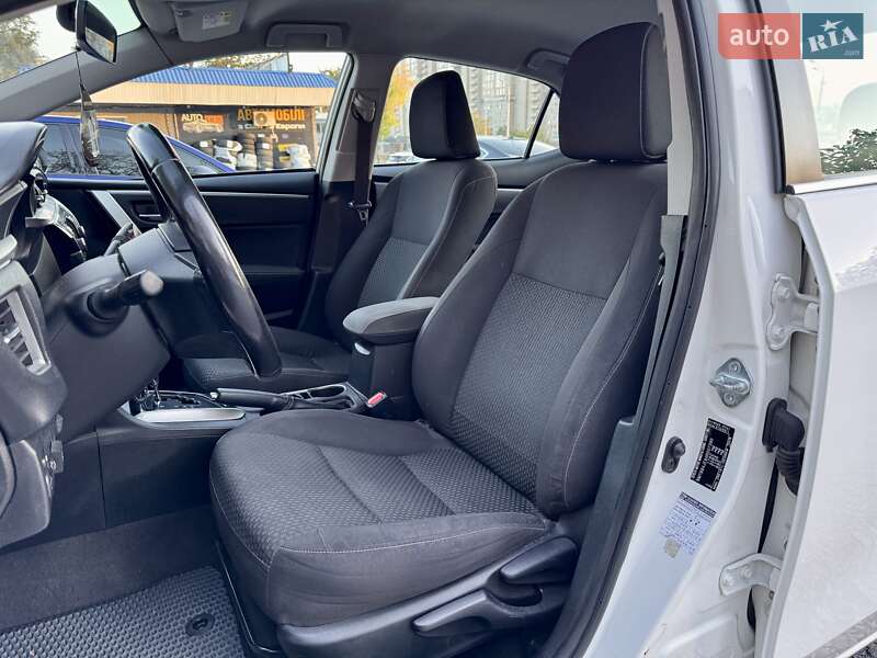 Седан Toyota Corolla 2013 в Харкові