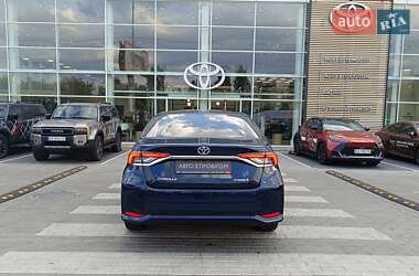 Седан Toyota Corolla 2023 в 