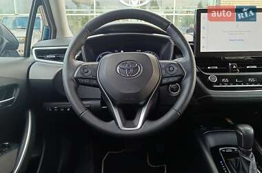 Седан Toyota Corolla 2023 в 
