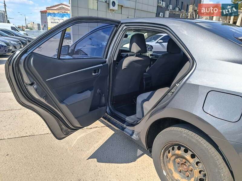 Седан Toyota Corolla 2016 в Харкові