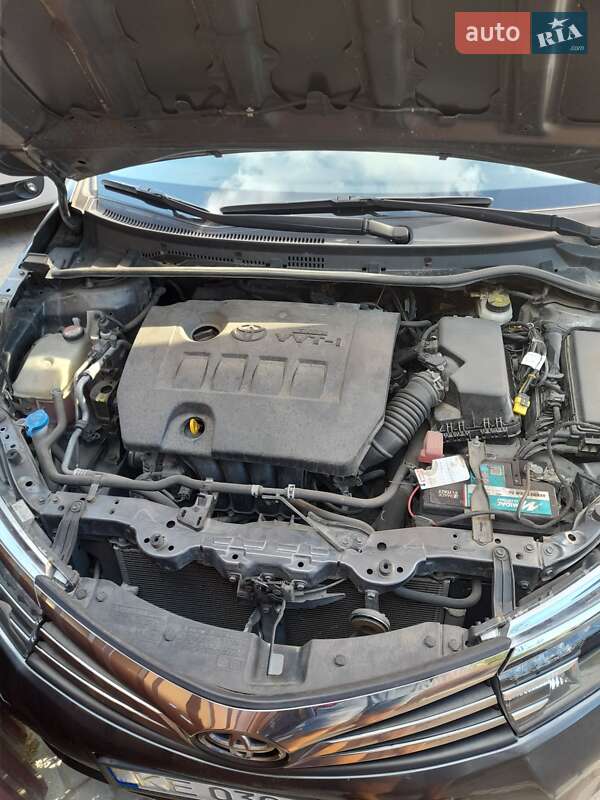 Седан Toyota Corolla 2016 в Днепре