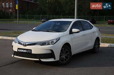 Седан Toyota Corolla 2017 в Харкові