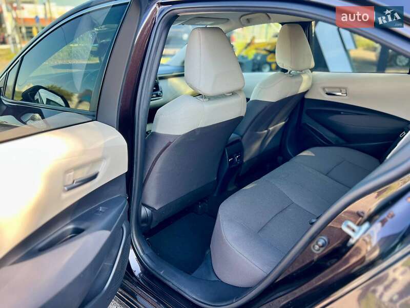 Седан Toyota Corolla 2019 в Киеве