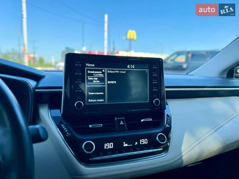 Седан Toyota Corolla 2019 в Киеве
