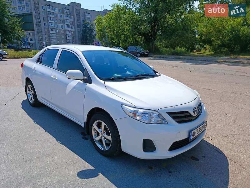 Седан Toyota Corolla 2010 в Бердичеве