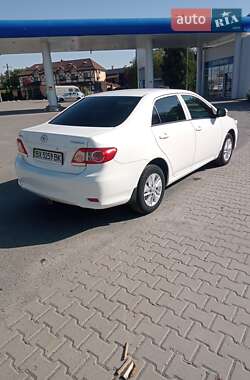 Седан Toyota Corolla 2013 в 