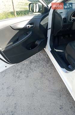 Седан Toyota Corolla 2013 в 