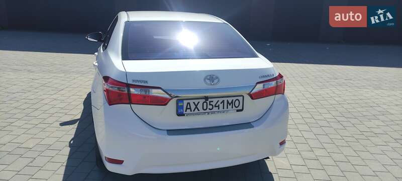 Седан Toyota Corolla 2016 в Хмельницком