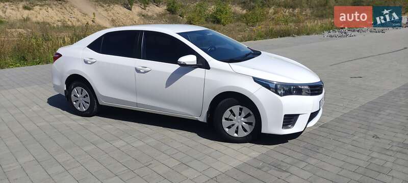Седан Toyota Corolla 2016 в Хмельницком