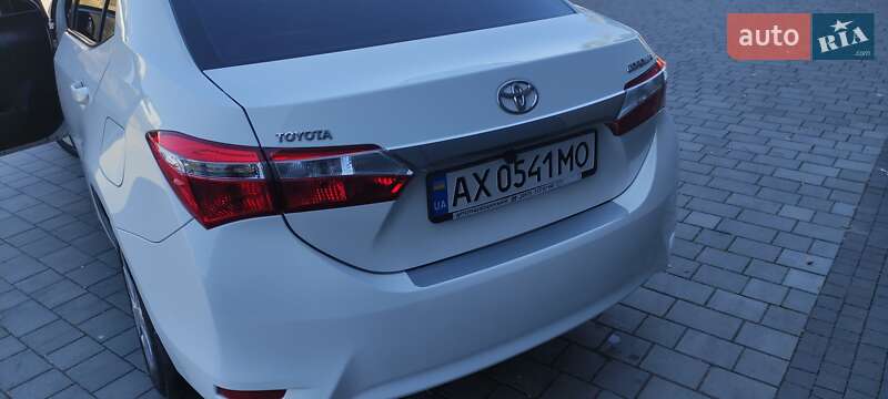 Седан Toyota Corolla 2016 в Хмельницком