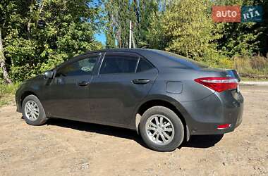 Седан Toyota Corolla 2015 в Полтаве