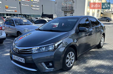 Седан Toyota Corolla 2013 в 