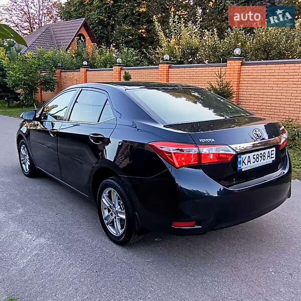 Седан Toyota Corolla 2015 в Киеве фото 5 Седан Toyota Corolla 2015 в Киеве