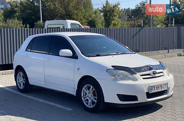 Хэтчбек Toyota Corolla 2006 в 