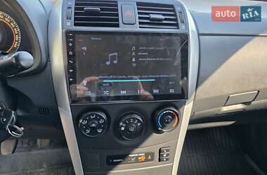 Седан Toyota Corolla 2011 в 