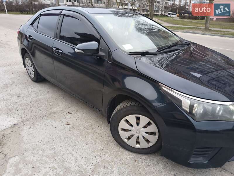 Седан Toyota Corolla 2014 в Каменском