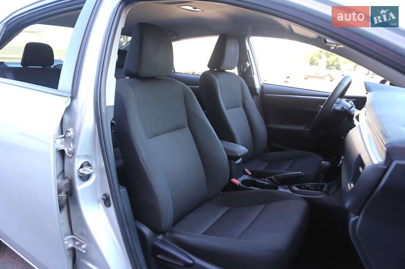 Седан Toyota Corolla 2014 в Киеве