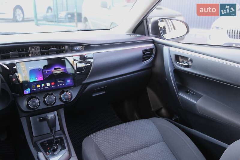 Седан Toyota Corolla 2014 в Киеве