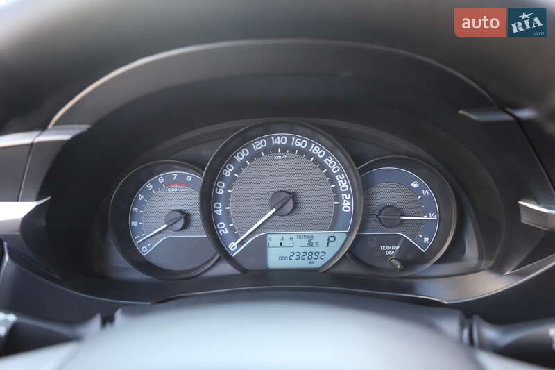 Седан Toyota Corolla 2014 в Киеве