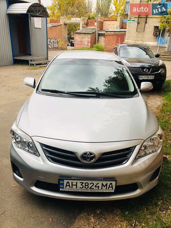 Седан Toyota Corolla 2010 в Славянске