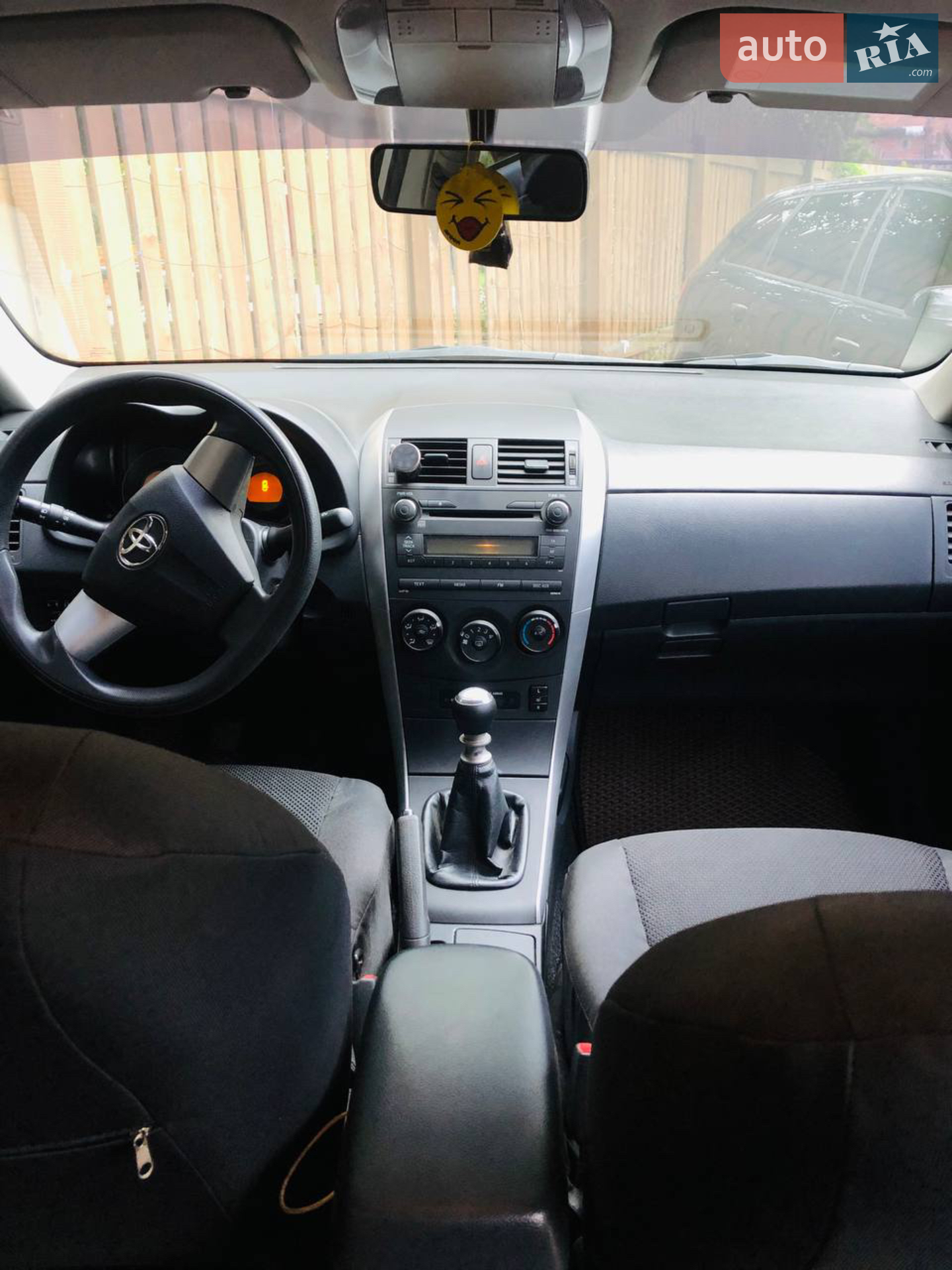 2010 Toyota Corolla - мініатюра 2