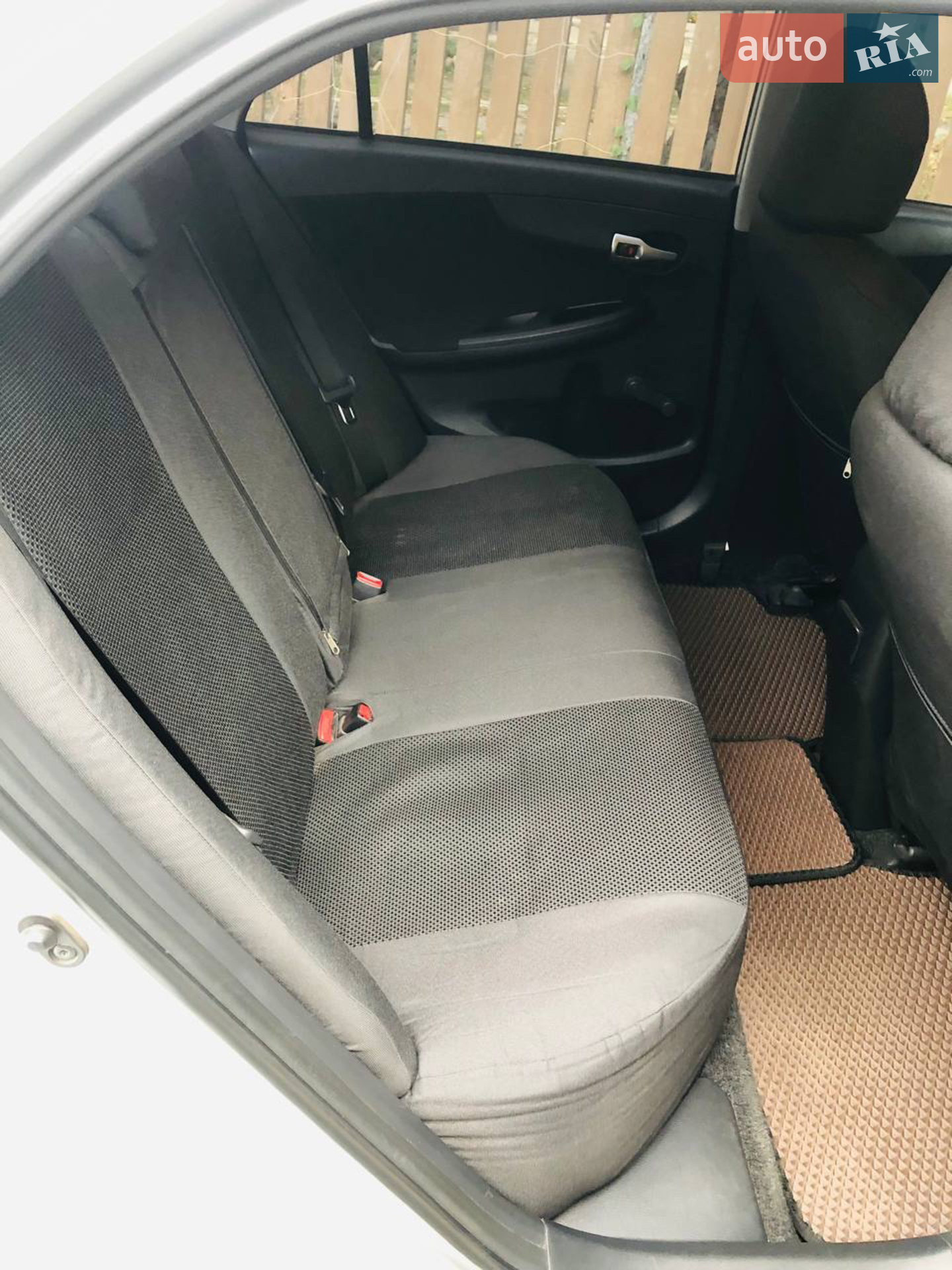 2010 Toyota Corolla - мініатюра 4