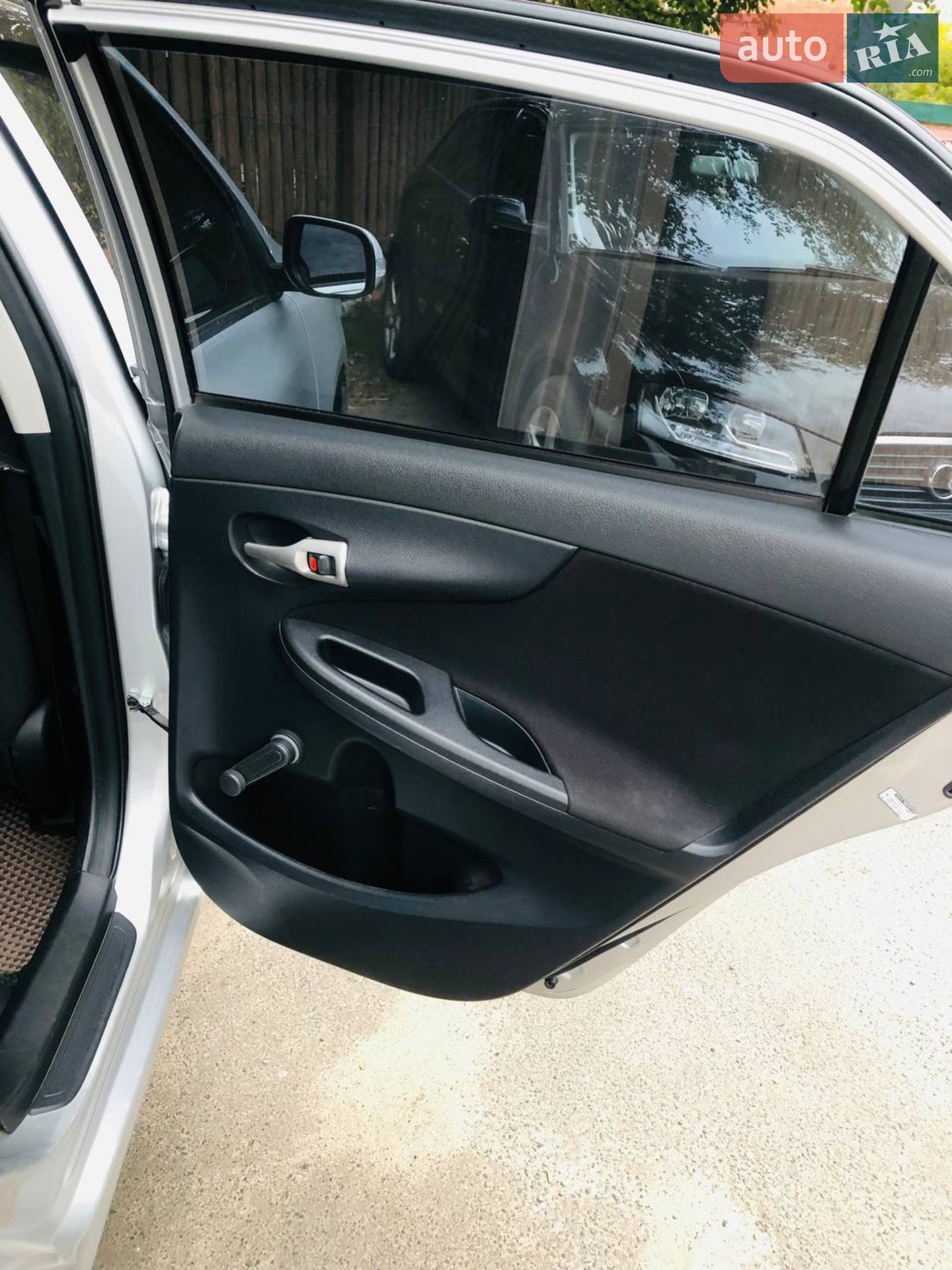 2010 Toyota Corolla - мініатюра 3