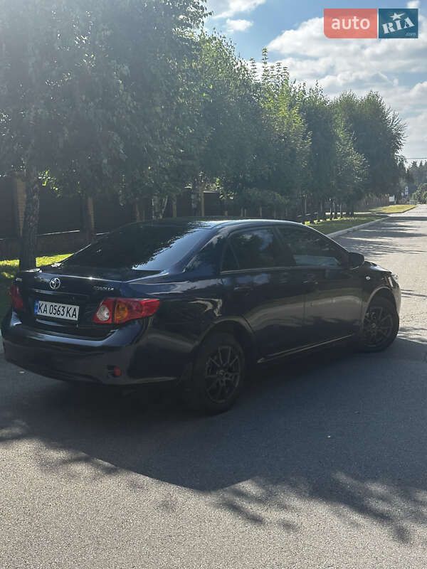 Седан Toyota Corolla 2009 в Киеве