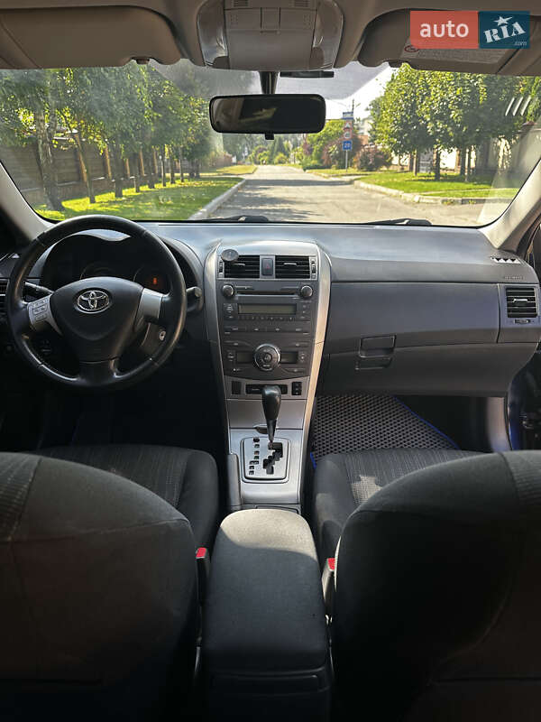 Седан Toyota Corolla 2009 в Киеве