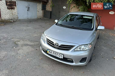 Седан Toyota Corolla 2012 в Киеве