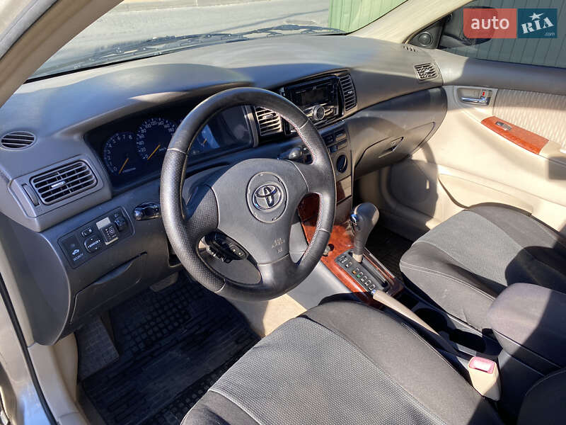 Седан Toyota Corolla 2006 в Киеве
