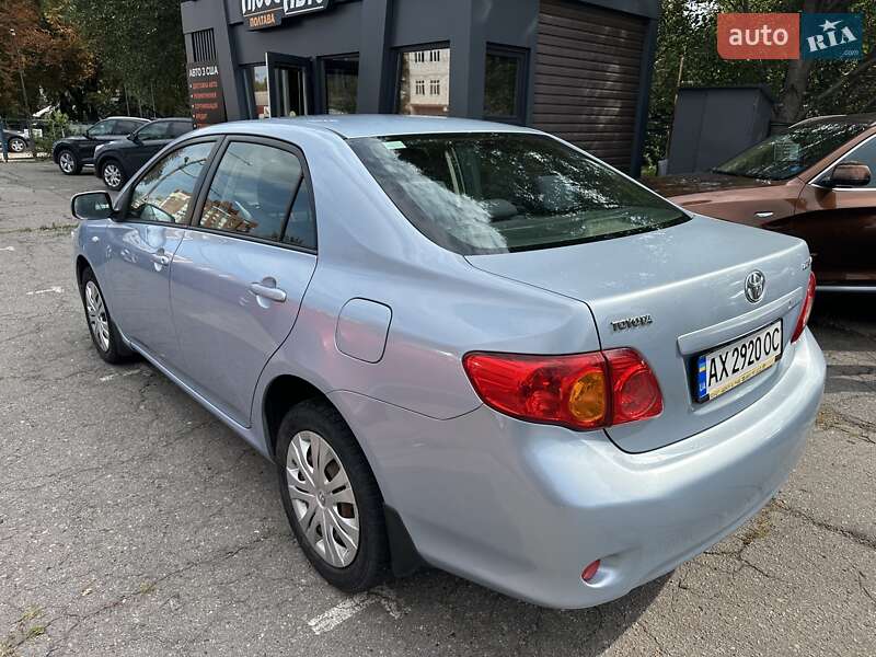 Седан Toyota Corolla 2008 в Полтаве