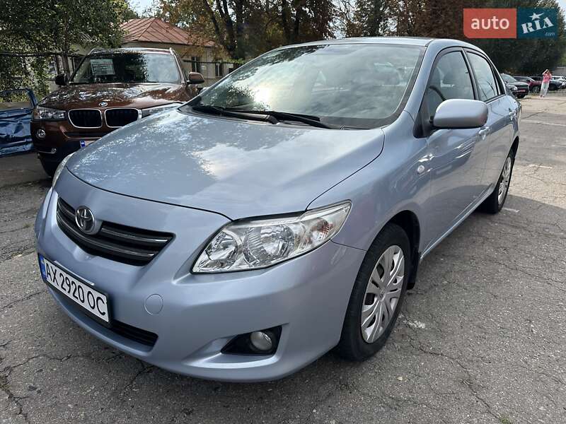 Седан Toyota Corolla 2008 в Полтаве