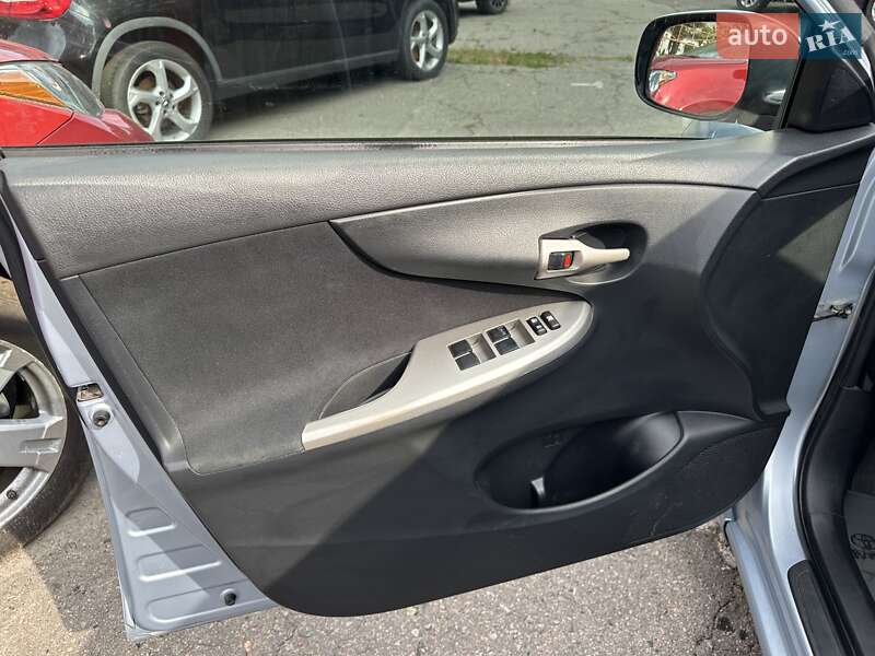 Седан Toyota Corolla 2008 в Полтаве