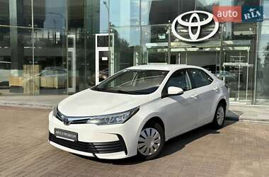 Седан Toyota Corolla 2018 в Києві