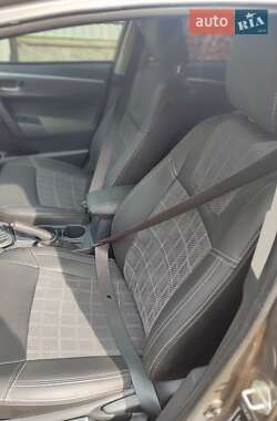 Седан Toyota Corolla 2018 в 