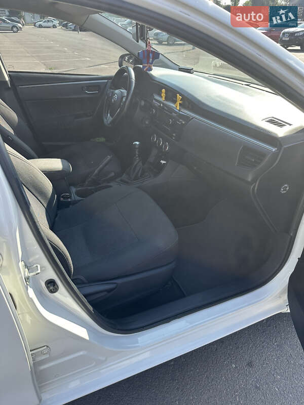 Седан Toyota Corolla 2015 в Одессе фото 10 Седан Toyota Corolla 2015 в Одессе