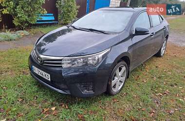 Седан Toyota Corolla 2013 в Киеве
