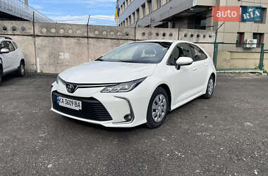 Седан Toyota Corolla 2020 в Киеве