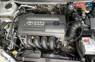 Седан Toyota Corolla 2006 в 