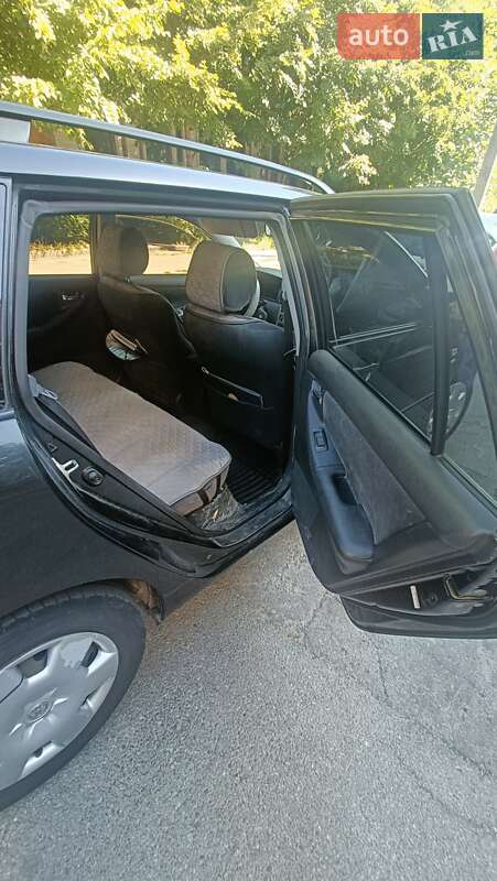 Універсал Toyota Corolla 2004 в Дніпрі