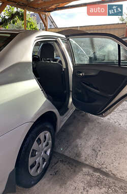 Седан Toyota Corolla 2010 в 