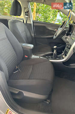Седан Toyota Corolla 2010 в 