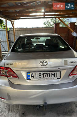 Седан Toyota Corolla 2010 в 