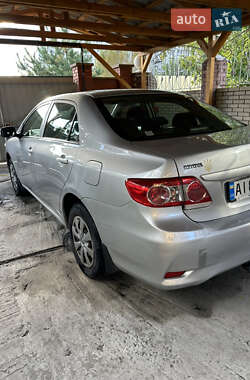 Седан Toyota Corolla 2010 в 