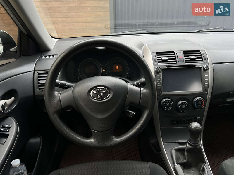 Седан Toyota Corolla 2008 в Черкассах