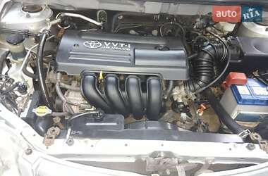 Седан Toyota Corolla 2005 в 
